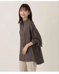 ライトサテンバンドカラーシャツ　タグ付きのサムネイル