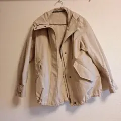 ユニクロ　ベージュ フード付きジャケット Mサイズ