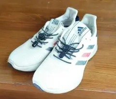 アディダス 軽量シューズ