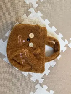 クマの顔デザインのバッグ