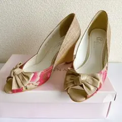 artemis by Diana 花柄　ウェッジパンプス