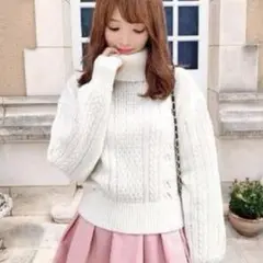 ミシェルマカロン タートルネック ニットセーター ホワイト