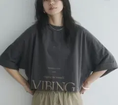 新品✨大人の叶えるTシャツ♥️二の腕隠すデザイン♥️デカロゴのサムネイル