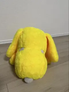 PEANUTS 黄色い犬型ぬいぐるみ