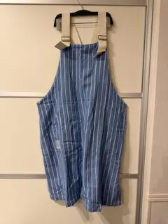青と白のストライプオーバーオールエプロン