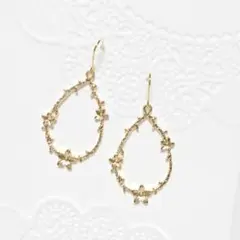 小花サークルピアス