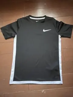 Nike DRI-FIT 黒 Tシャツ Mサイズ