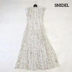新品タグ付き※SNIDELハートプリントワンピースBEGベージュ2サイズL