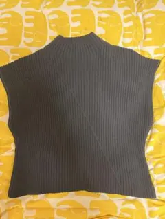ZARA ニットベスト　L
