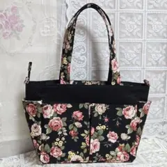 ハンドメイド　薔薇柄トートバッグ入口ファスナー　ポケットいっぱい　Dかん底板付