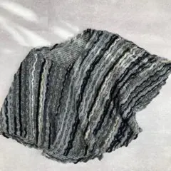 美品❣　ポンチョ　ニット　ストライプ　グレー　黒　アシンメトリー　フランス製糸のサムネイル