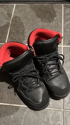 adidas 黒赤ハイカットスニーカー レザー