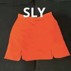 SLY スライ　オレンジ ミニスカート　パンツ付き