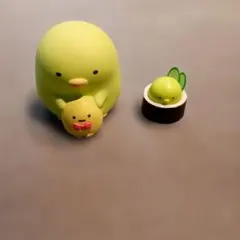 すみっコぐらし　ぺんぎん？　大小2体