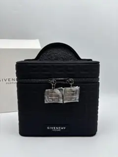 2026年最新】givenchy ポーチ ノベルティの人気アイテム - メルカリ