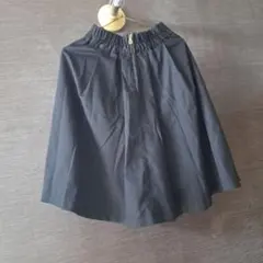 黒 フレアスカート 金色ジッパー