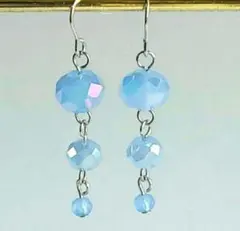 ♥️パステルブルーのガラスビーズゆらゆらピアス♪　ハンドメイド