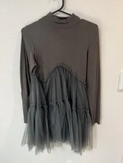 MAYC グレー タートルネック フリル付き