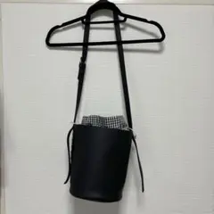 バケツ型ショルダーバッグ