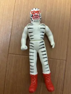 中嶋製作所 当時物 タイガーマスク ミラクルスリーミニソフビ - メルカリ