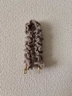 【ハンドメイド】フリルデザイン スマホショルダーストラップ ピンクベージュ