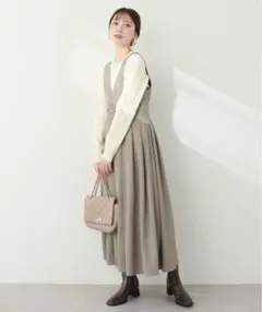 natural couture ビットベルト付きVネックジャンスカ