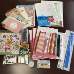 文房具セット（折り紙・ノート・鉛筆など）