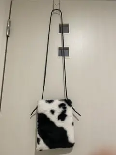 値下げ！ファー　ショルダーバッグ　カウ柄　ホルスタイン柄