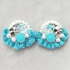 大ぶりフリルとビーズ刺繍のピアス/イヤリング