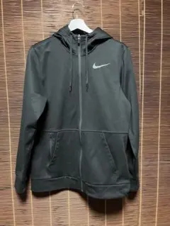 NIKEナイキ THERMA fitパーカーサイズM