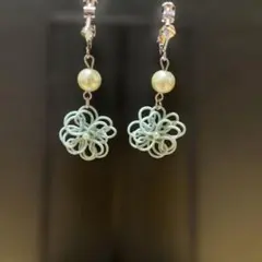 水引 ミントグリーン　二重四つ葉 イヤリング