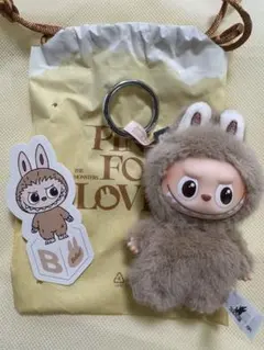 ラブブ ポップマート イニシャル マスコット B