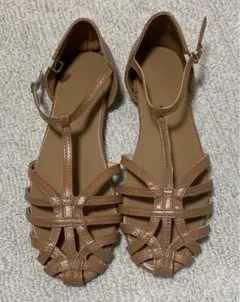 ブラウン ストラップサンダル