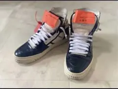 【Off-White】オフホワイトスニーカーゴールデングースのサムネイル