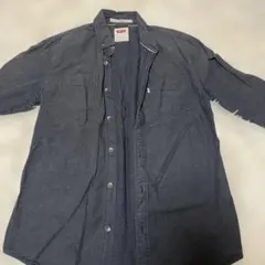 LEVI’Sブラック長袖シャツのサムネイル