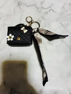 バッグチャーム ブラック キーリング 花 リボン モチーフ