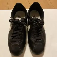 Nike ブラック スニーカー　23.5㎝