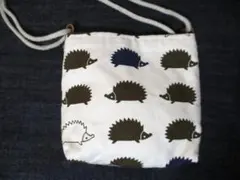 ティッシュケース付ポシェット /ポーチ ♪オフ白 ハリネズミ マルチ