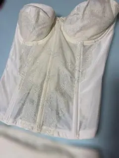 新品 未使用 ビスチェ ブライダルインナー C70