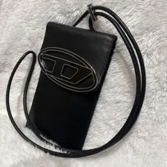 【美品】ディーゼル ブラック 黒 オーバルD レザースマホショルダーバッグ 本革