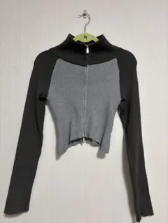 BLACKUPクロップドニット セーター