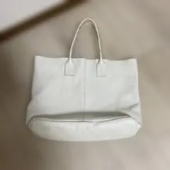 【お値下げしました‼️】BEARDSLEY レザー トートバッグ ホワイトのサムネイル