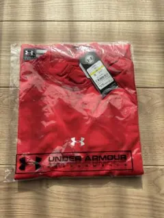 【未開封】長袖　UNDER ARMOUR レッド アンダーシャツ MD