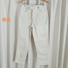 美品アイボリー スリムフィット デニムパンツ
