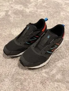 New Balance スニーカー ブラック/レッド/ブルー　22cm