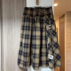 ピンクハウス　ワッペン付き　チェックスカートのサムネイル