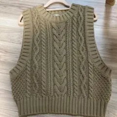 Spick & Span ベージュ ケーブルニット ベスト