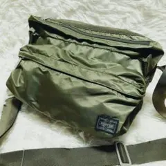 Item thumbnail for item ea60f76c-1cfe-49c0-be6e-7b6405cc2a69