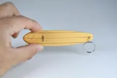 ロングボード型キーホルダー（スリーストリンガー）