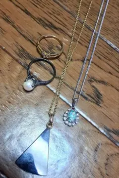 ネックレスセットとリング2本